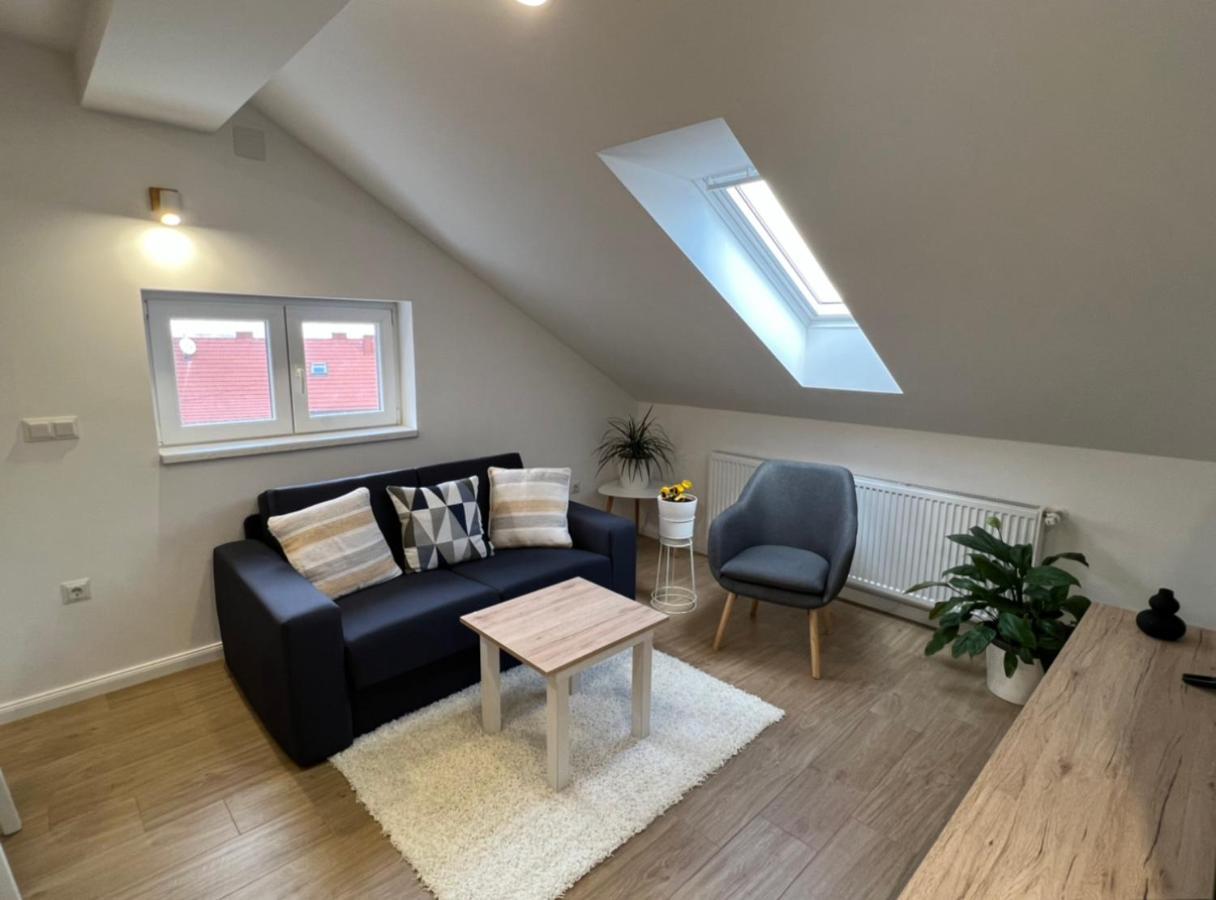 Apartmani Nova Karlovac Eksteriør bilde