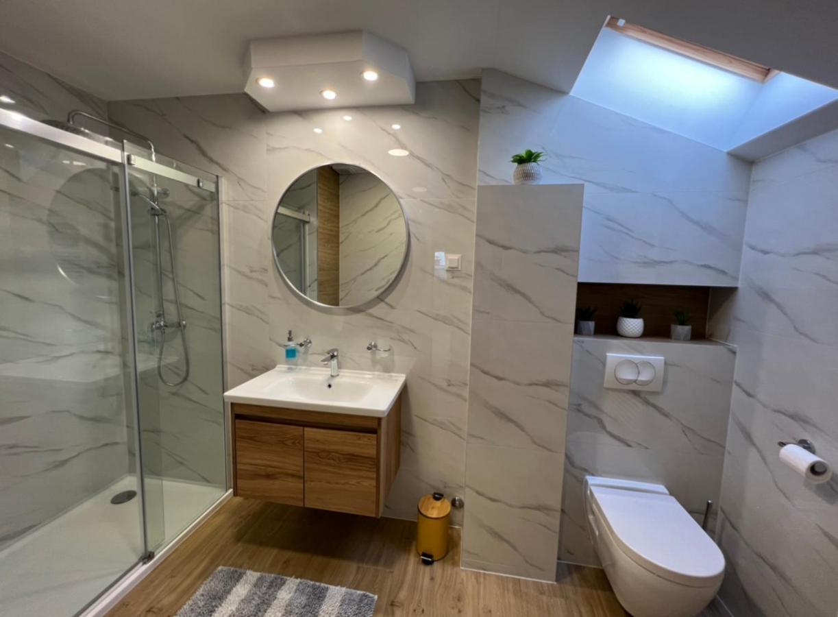 Apartmani Nova Karlovac Eksteriør bilde