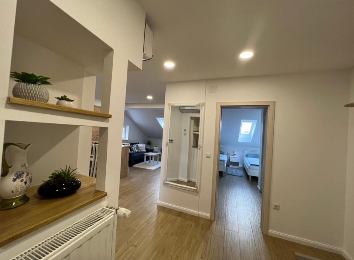 Apartmani Nova Karlovac Eksteriør bilde