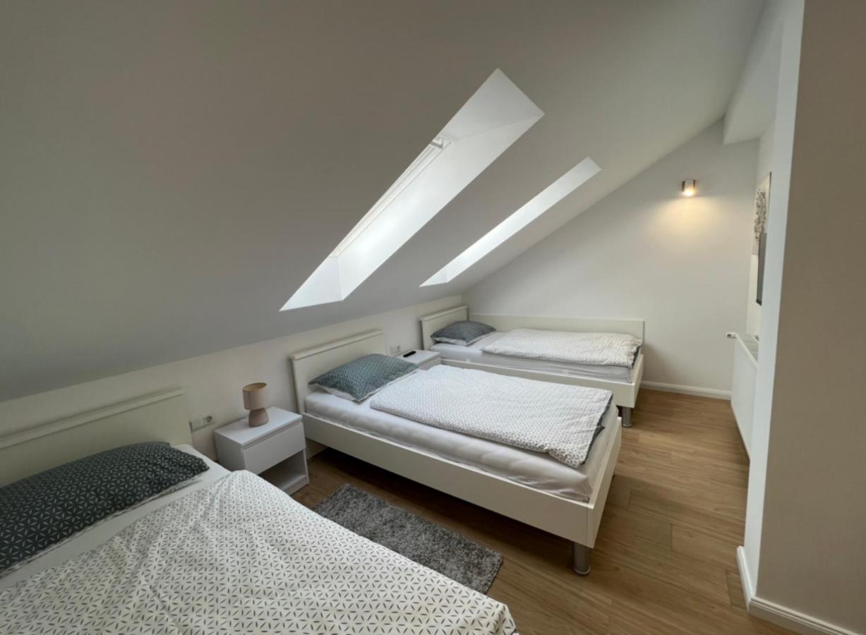 Apartmani Nova Karlovac Eksteriør bilde