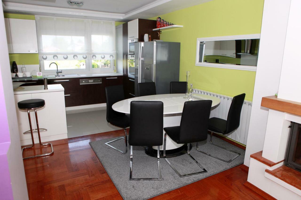 Apartmani Nova Karlovac Eksteriør bilde