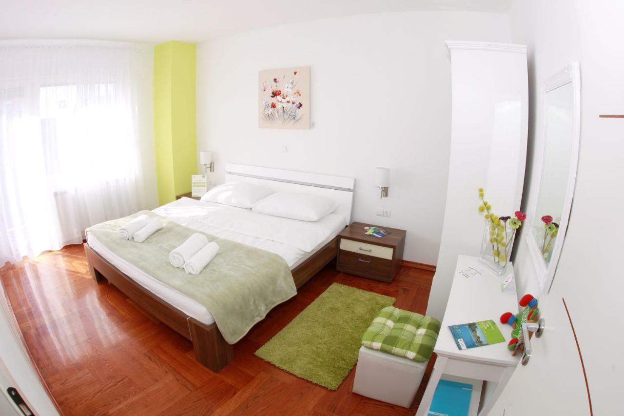 Apartmani Nova Karlovac Eksteriør bilde
