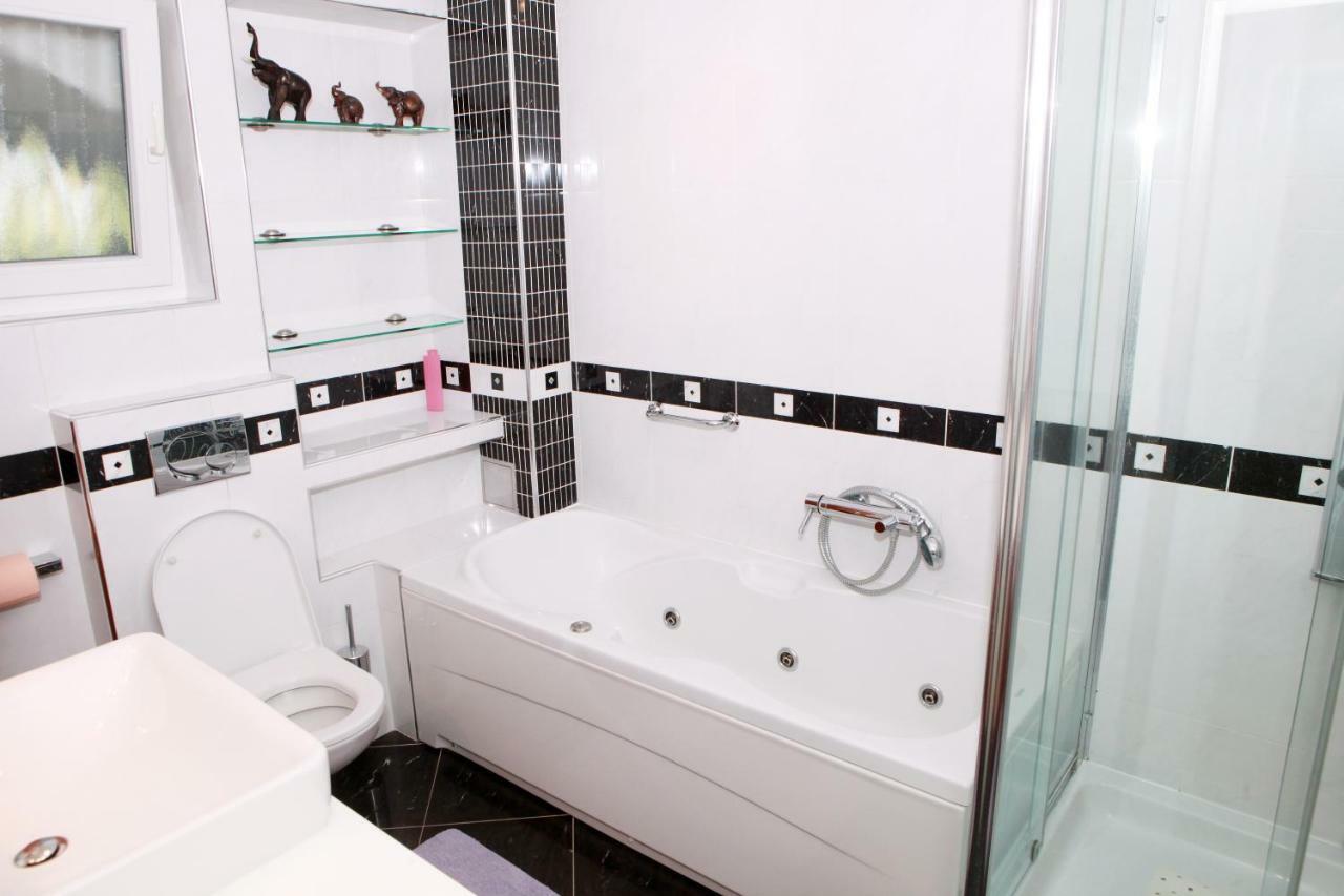 Apartmani Nova Karlovac Eksteriør bilde