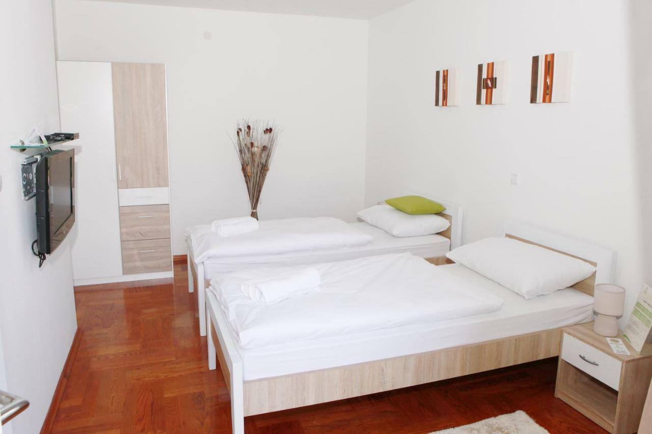 Apartmani Nova Karlovac Eksteriør bilde