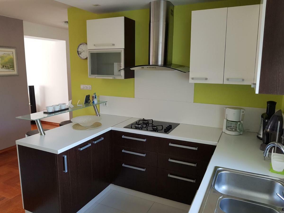 Apartmani Nova Karlovac Eksteriør bilde
