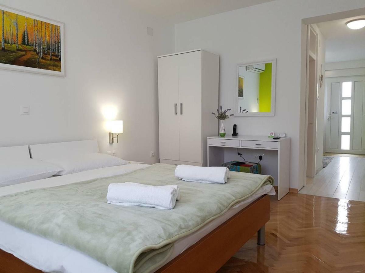 Apartmani Nova Karlovac Eksteriør bilde